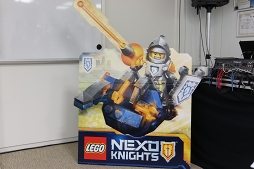 ���������꡼ No.009�Υ���ͥ������ / �֥쥴�֥��å��ס֥��˥�ס֥��ޥۥ�����פȤ���3�Ĥ��줫��ʤ�֥쥴�ͥå����ʥ��ġפȤϡ� ����Ϫ�ܡ��θ�������ͤ��ݡ���