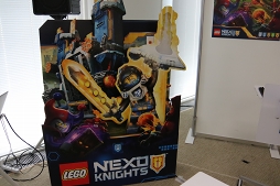 ���������꡼ No.010�Υ���ͥ������ / �֥쥴�֥��å��ס֥��˥�ס֥��ޥۥ�����פȤ���3�Ĥ��줫��ʤ�֥쥴�ͥå����ʥ��ġפȤϡ� ����Ϫ�ܡ��θ�������ͤ��ݡ���