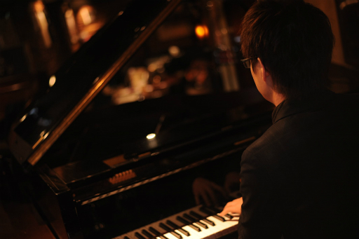 画像ギャラリー No.002のサムネイル画像 / 「ノスタルジア」ピアノコンサート,2019年3月2日の公演に昼の部が追加