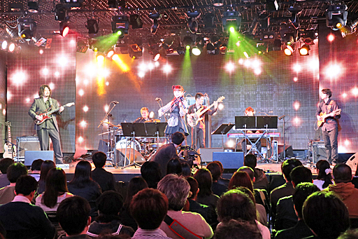 画像ギャラリー No.003のサムネイル画像 / 「クリスタル オブ リユニオン」のサービスイン2周年を記念した生放送番組が公開。ロックバンド・BUCK-TICKとのコラボや,2章の概要が発表