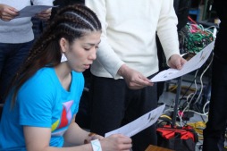 画像ギャラリー No.002のサムネイル画像 / 「ポケモン サン・ムーン」吉田沙保里さん出演の新CM「しれんサポーター」篇が1月31日に放映開始