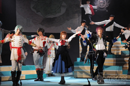 ²èÁü¥®¥ã¥é¥ê¡¼ No.011¤Î¥µ¥à¥Í¥¤¥ë²èÁü / ¥¤¥±¥á¥ó¤¿¤Á¤¬²Î¤Ã¤ÆÍÙ¤ë¡Ö¥¤¥±¥á¥ó³×Ì¿¢¡¥¢¥ê¥¹¤ÈÎø¤ÎËâË¡ THE STAGE¡×¡¤¥²¥Í¥×¥í¸ø±é¤ò¥ì¥Ý¡Ý¥È¡£¥¢¥ê¥¹¤È¥Õ¥§¥ó¥ê¥ë¤Î½é¡¹¤·¤¤Îø¤Ë¤âÃíÌÜ