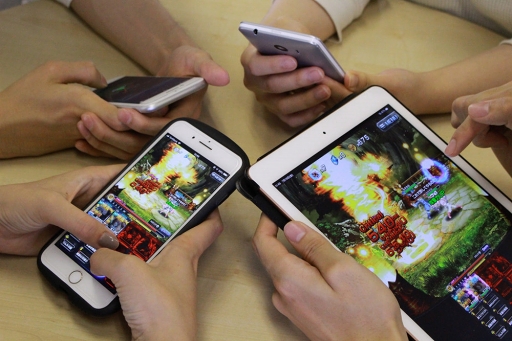 画像ギャラリー No.006のサムネイル画像 / 「グラサマ」初のプレイヤー交流会が東京,大阪にて開催。第1回東京開催は8月25日