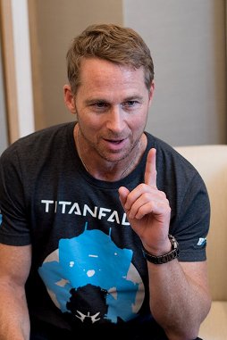 画像ギャラリー No.002のサムネイル画像 / 「タイタンフォール 2」主人公の赤いスーツは「AKIRA」の影響。開発元のRespawn Entertainmentに話を聞いた