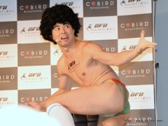 ���������꡼ No.025�Υ���ͥ������ / ����褷������Υ��å������㥰�˲�����ͧ�Ҥ����ܲ���ݥ��ꡣ�����С��ɤο���å�������ְ������ץ��BFB Champions�פΥץ쥹ȯɽ����ݡ���