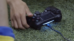 画像ギャラリー No.003のサムネイル画像 / ゲームでサッカーが上手くなる? 「ウイイレ 2017」を使ったトレーニング「ウイトレ」のTVCMが公開