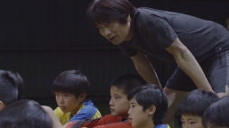 画像ギャラリー No.006のサムネイル画像 / ゲームでサッカーが上手くなる? 「ウイイレ 2017」を使ったトレーニング「ウイトレ」のTVCMが公開