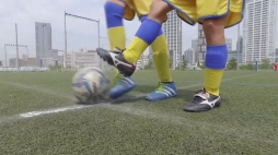 画像ギャラリー No.011のサムネイル画像 / ゲームでサッカーが上手くなる? 「ウイイレ 2017」を使ったトレーニング「ウイトレ」のTVCMが公開