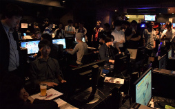 画像ギャラリー No.001のサムネイル画像 / 「鉄拳7」日本一を決める公式大会に向けた戦いが早くもスタート。最初に決勝大会行きの切符を手にしたのはバッツ選手