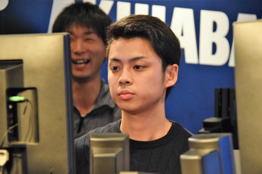 画像ギャラリー No.017のサムネイル画像 / 「鉄拳7」日本一を決める公式大会に向けた戦いが早くもスタート。最初に決勝大会行きの切符を手にしたのはバッツ選手