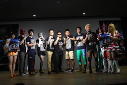 画像ギャラリー No.007のサムネイル画像 / 新日本プロレス×「鉄拳7」企画「TEKKEN7 Battle Tournament 2017」の動画が公開。反則許容のルールでレスラー4人が大激突