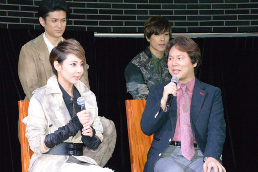 画像ギャラリー No.010のサムネイル画像 / ミュージカル「バイオハザード 〜ヴォイス・オブ・ガイア〜」の制作発表記者会見レポート。主演の柚希礼音さんらが意気込みを語った