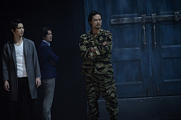 画像ギャラリー No.007のサムネイル画像 / 本日から東京公演がスタートした，舞台「BIOHAZARD THE Experience」ゲネプロをレポート。不気味な洋館に閉じ込められた13人の男女の物語
