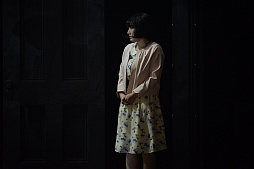 画像ギャラリー No.011のサムネイル画像 / 本日から東京公演がスタートした，舞台「BIOHAZARD THE Experience」ゲネプロをレポート。不気味な洋館に閉じ込められた13人の男女の物語