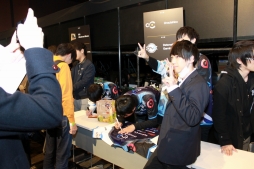 画像ギャラリー No.049のサムネイル画像 / 2度のドン勝を決めたSunSister Suicider'sが優勝! 「PUBG」国内初の賞金制大会「PJS Winter Invitational 2018」をレポート