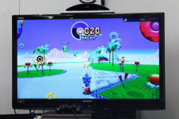 画像ギャラリー No.008のサムネイル画像 / シリーズ最新作「ソニックマニア」先行体験会レポート。飯塚 隆氏をはじめとする開発陣が“2Dソニック”の魅力を解説した