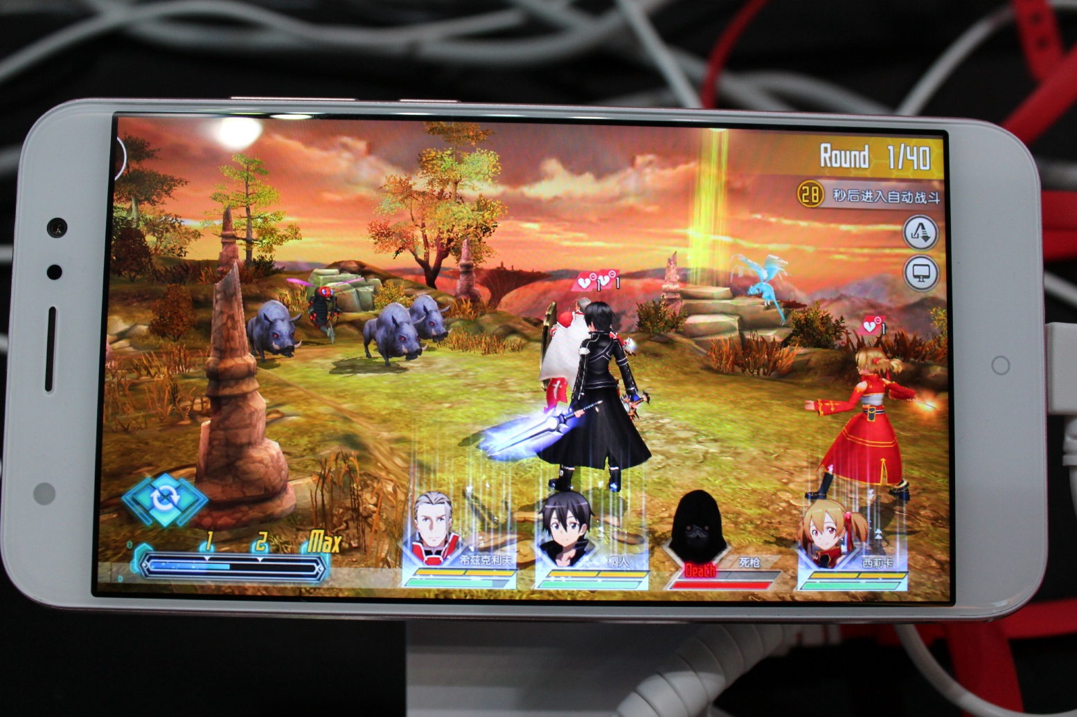 画像集 012 Cj2016 スマホで遊べる ソードアート オンライン の真打ち 黒衣剣士 のプレイ