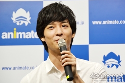 画像ギャラリー No.011のサムネイル画像 / 梅原裕一郎さんとガラス越しの面会体験！　トークショーや朗読劇も行われた「囚われのパルマ」ガラス越しの面会イベントの模様をレポート