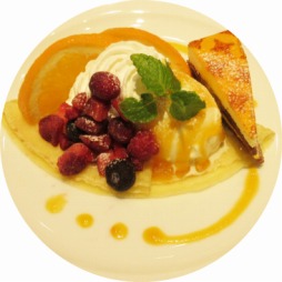 画像ギャラリー No.005のサムネイル画像 / 「カプコンカフェ」，新メニュー「囚われのパルマ」性格診断クレープを12月3日に販売開始