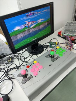 画像ギャラリー No.022のサムネイル画像 / 「電車でGO!」を10年,20年と続くプロジェクトに――AC版「電車でGO!!」開発陣に,新筐体と「復刻版」に込められた思いを聞いてみた