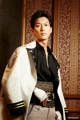 ���������꡼ No.009�Υ���ͥ������ / ��CARAVAN STORIES�פ��2.5����������ͥ��˥åȡ�Claw Knights�ɤ��ǥӥ塼��2017ǯ9��5���˻͵��Τ��о줹��LINE LIVE�����������