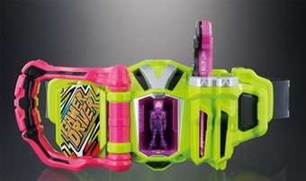 画像ギャラリー No.024のサムネイル画像 / 「オール仮面ライダー ライダーレボリューション」のストーリー冒頭部などが公開。「超エグゼイドボックス」にはオリジナルのライダーガシャットを同梱