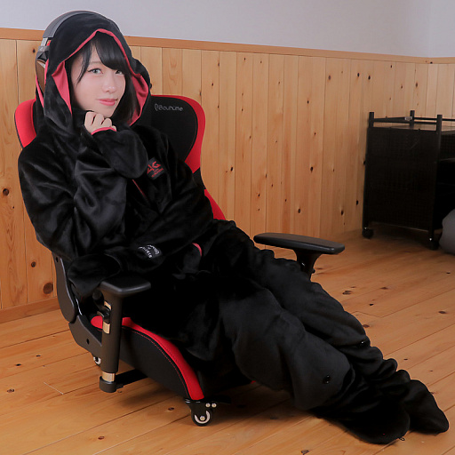 画像ギャラリー No.012のサムネイル画像 / Bauhutte,「着る毛布」のゲーマー向けモデル発売