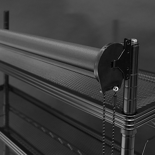 画像ギャラリー No.007のサムネイル画像 / Bauhutte，「ゲーム中に気が散る要因となる小物を隠せる」と謳うロールスクリーン付きラックを発売