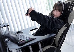 画像ギャラリー No.002のサムネイル画像 / ゲーマー向けの“着る”毛布「ダメ着4G」2020年モデルが11月発売決定