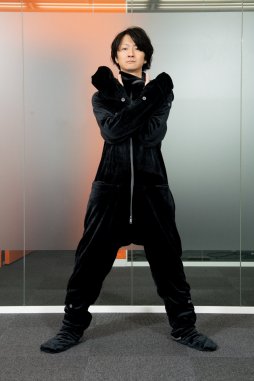 画像ギャラリー No.003のサムネイル画像 / Bauhutteのゲーマー向け“着る毛布”「ダメ着4G」に4Gamerコラボモデルが登場。その使用感をばっちり紹介