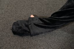 画像ギャラリー No.013のサムネイル画像 / Bauhutteのゲーマー向け“着る毛布”「ダメ着4G」に4Gamerコラボモデルが登場。その使用感をばっちり紹介