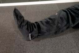 画像ギャラリー No.014のサムネイル画像 / Bauhutteのゲーマー向け“着る毛布”「ダメ着4G」に4Gamerコラボモデルが登場。その使用感をばっちり紹介