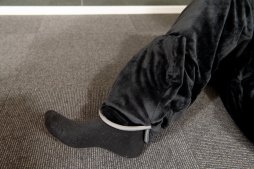 画像ギャラリー No.015のサムネイル画像 / Bauhutteのゲーマー向け“着る毛布”「ダメ着4G」に4Gamerコラボモデルが登場。その使用感をばっちり紹介