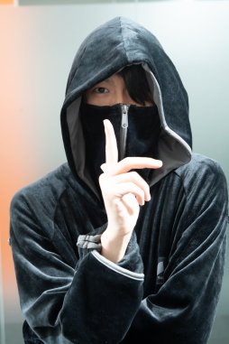 画像ギャラリー No.018のサムネイル画像 / Bauhutteのゲーマー向け“着る毛布”「ダメ着4G」に4Gamerコラボモデルが登場。その使用感をばっちり紹介