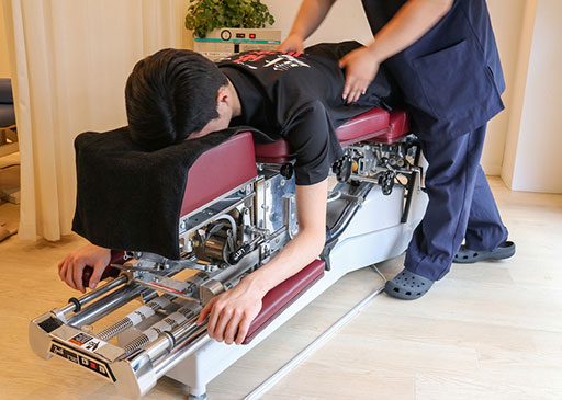 画像ギャラリー No.002のサムネイル画像 / 疲れが溜まったゲーマー向け? Bauhutte監修の「ゲーミング整体」が2021年2月までの期間限定で登場