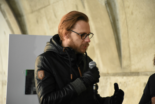 ���������꡼ No.020�Υ���ͥ������ / ���ܺ���ü�γ�������ǹԤ�줿�֡�Frostpunk�ٶ˴��θ���פ����ͤ��ݡ��ȡ��ͤ�ݤ����ϸ��οͤˤ����ϲ�����ʷ�ϵ�����ޤ줿