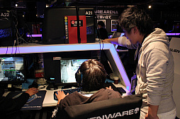 画像ギャラリー No.004のサムネイル画像 / 2017年のロードマップも明かされた「BLACK SQUAD クリスマスLANパーティ in 秋葉原」レポート。日韓戦を視野に入れた公式大会の開催が決定