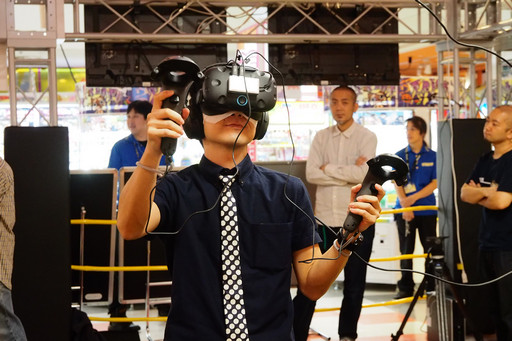 画像ギャラリー No.022のサムネイル画像 / カプコンのアミューズメント施設向けVRゲーム「特撮体感VR 大怪獣カプドン」を先行体験。最新テクノロジーによる究極の怪獣ごっこが楽しめる