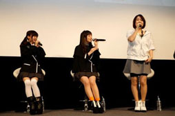 画像ギャラリー No.003のサムネイル画像 / メインキャストが集合した「拡張少女系トライナリー」最終回配信直前上映イベント。強烈なバッティングが来場者を襲う……?