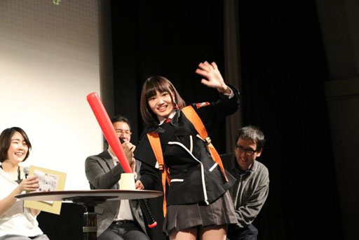 画像ギャラリー No.016のサムネイル画像 / メインキャストが集合した「拡張少女系トライナリー」最終回配信直前上映イベント。強烈なバッティングが来場者を襲う……?