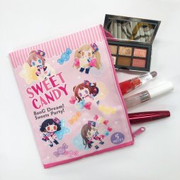 画像ギャラリー No.004のサムネイル画像 / 「バンドリ」が人気イラストレーター“ア・メリカ氏”がコラボ。缶バッジやポーチなどのグッズを発売