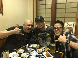 画像ギャラリー No.004のサムネイル画像 / マフィア梶田の二次元が来い!:第354回「アメリカ式に敬語を卒業する赤い帽子のレクリエイターズ」