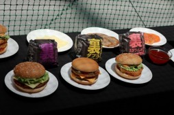 ���������꡼ No.008�Υ���ͥ������ / �ȥ��å����ο��͡ɥ������᤬���š����ޥ��ǡ֥����˥󥰥���֥� 2018�פȤΥ�������Ƥ��������줿�֥ޥå���΢��˥塼��ȯɽ����ݡ���