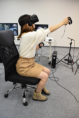 画像ギャラリー No.006のサムネイル画像 / 本日リリースのVR脱出ゲーム「エニグマスフィア〜透明球の謎」のプレイレポート。Oculus Touchによる細やかな手の動きと,協力プレイの楽しさが特徴