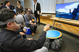 ꡼ No.016 | GoogleޡȥեȤ߹߷VR HMDDaydream Viewפ12000ߤǹȯ䡣2ǥ