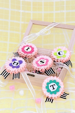 画像ギャラリー No.002のサムネイル画像 / 「A3!」,春組メンバーが身につけていたバースデーロゼットのレプリカが4月25日に発売