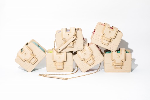 画像ギャラリー No.002のサムネイル画像 / 「A3!」の春組&夏組の劇団員をイメージしたミニバッグとキーケースが登場。予約受付を開始