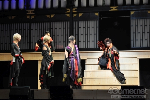 画像ギャラリー No.013のサムネイル画像 / 兄弟の絆を描いた芝居とダンスの両方が堪能できる「ツキステ。」第6幕「紅縁」のゲネプロ公演をレポート