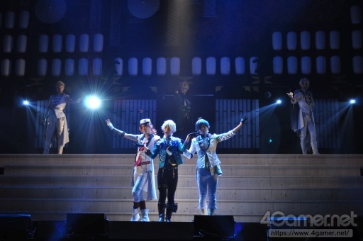 画像ギャラリー No.020のサムネイル画像 / 兄弟の絆を描いた芝居とダンスの両方が堪能できる「ツキステ。」第6幕「紅縁」のゲネプロ公演をレポート