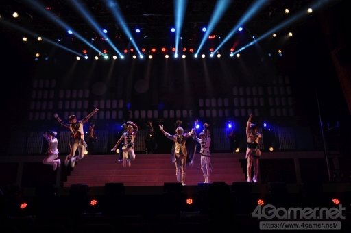 画像ギャラリー No.022のサムネイル画像 / 兄弟の絆を描いた芝居とダンスの両方が堪能できる「ツキステ。」第6幕「紅縁」のゲネプロ公演をレポート